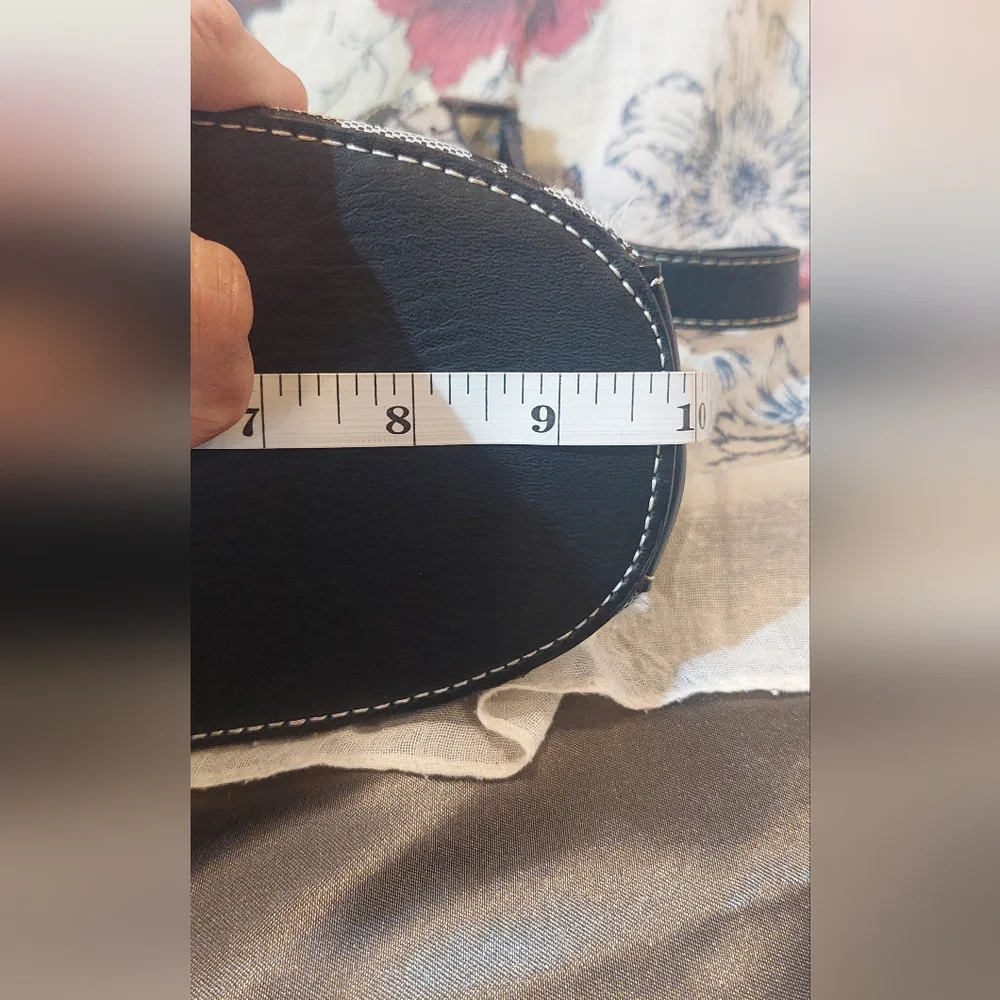 Black & White Signature-Print Shoulder Bag - Classic Monogram Style - Picture 6 of 10